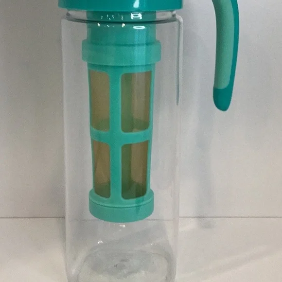 🍄 David’s Tea Plastic Infuser Pitcher - Picture 4 of 9